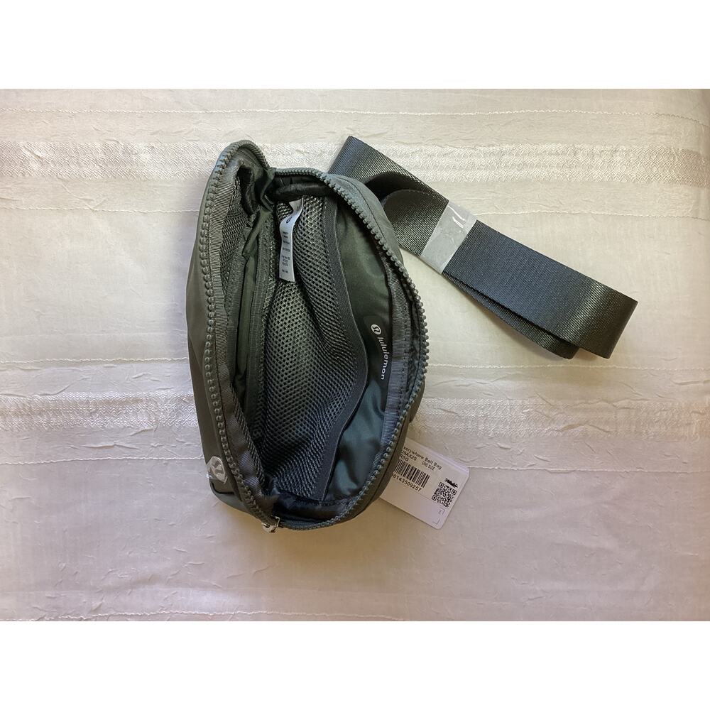 Lululemon Everywhere Belt Bag — NEW With Tags — Olive Green